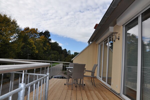 Unclassified image, 1 of 20, button