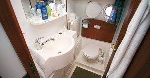 Toallas y papel de baño 