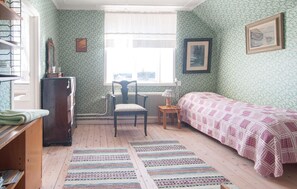 3 bedrooms, travel cot, free WiFi
