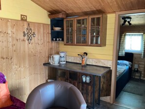 2 bedrooms, bed sheets