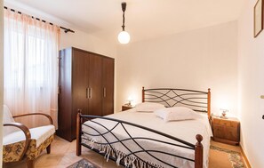 1 bedroom, free WiFi, bed sheets