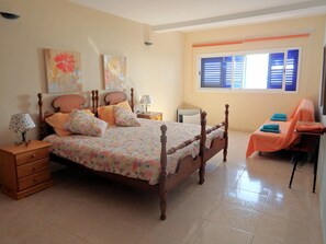 1 chambre, fer et planche à repasser, Wi-Fi, draps fournis