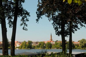 Unclassified image, 2 of 19, button