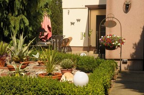 Unclassified image, 3 of 19, button