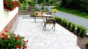 تناول الطعام بالخارج