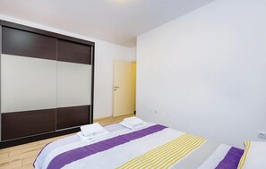 1 bedroom, in-room safe, free WiFi, bed sheets
