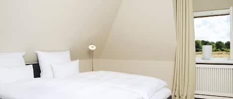 3 habitaciones, tabla de planchar con plancha, cuna de viaje y wifi