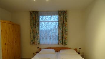 2 habitaciones, cuna de viaje, wifi y ropa de cama