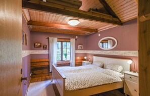 3 makuuhuonetta, vauvan matkasänky, ilmainen Wi-Fi