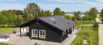Cozy home in Frederikshavn with kitchen