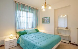 2 makuuhuonetta, vauvan matkasänky, ilmainen Wi-Fi, vuodevaatteet