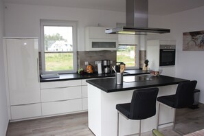 Frigorifero, microonde, forno, lavastoviglie