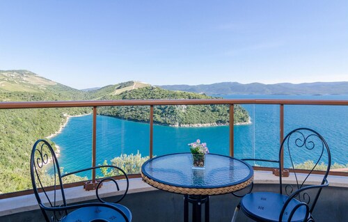 Stunning home in Kremena with kitchen