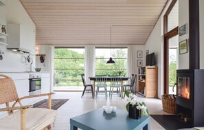 Interior - Gorgeous home in Tranekær with WiFi (Tranekær)
