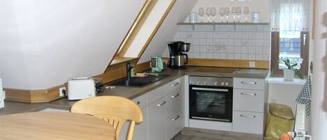 Frigorifero, microonde, forno