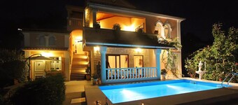 Studio with sea view and pool