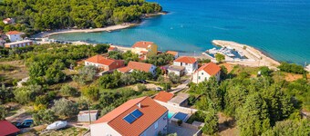 Stunning home in Zdrelac