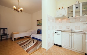 1 bedroom, free WiFi, bed sheets - Cozy apartment in Vlasici with WiFi (Vlasici)