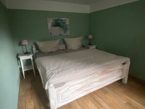 1 chambre, lit parapluie, Wi-Fi, draps fournis