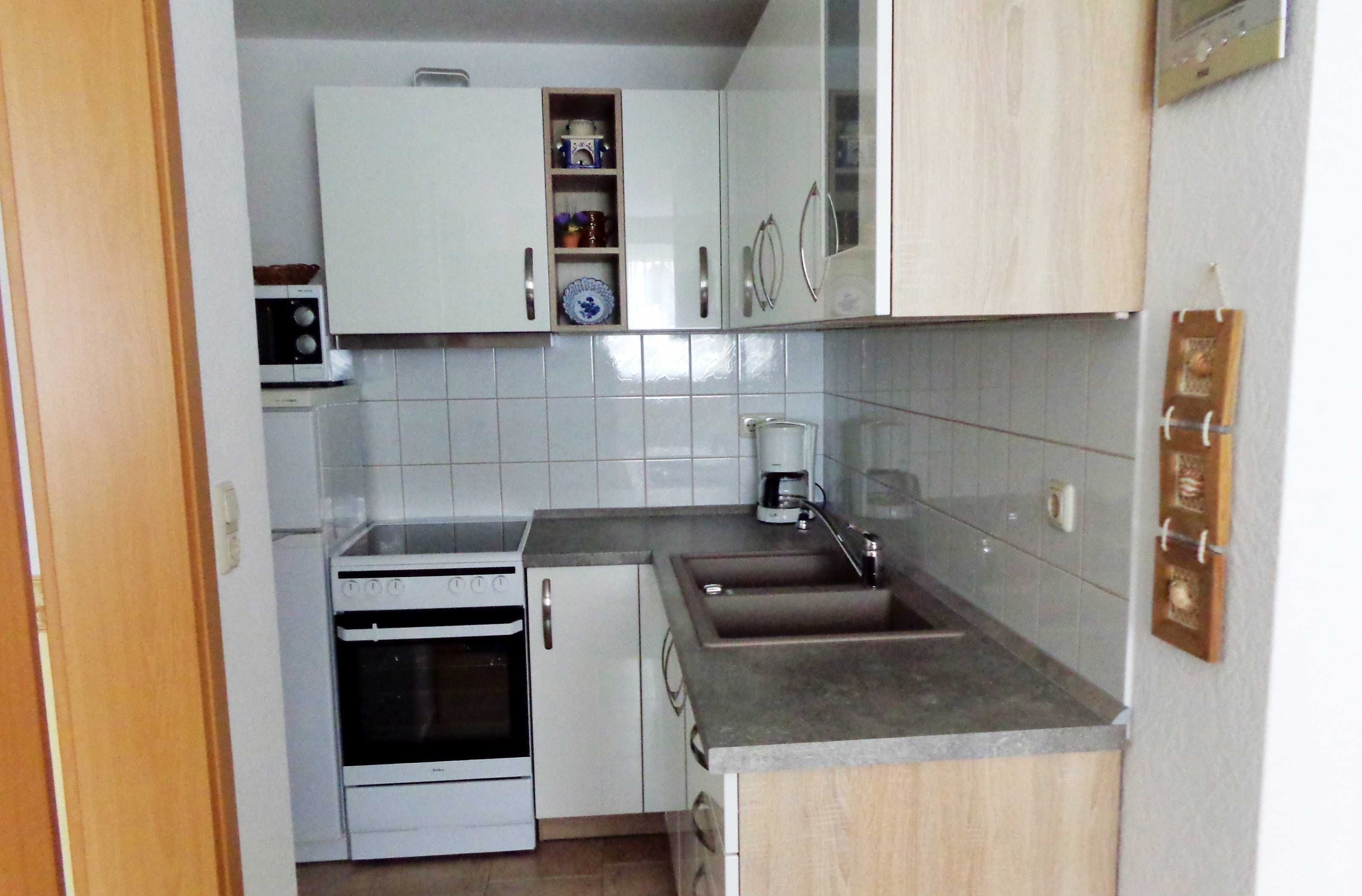 Kühlschrank, Mikrowelle, Ofen