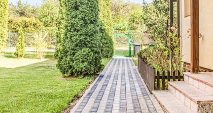 Stunning home in Golubie with WiFi