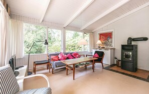 TV, fireplace, DVD player - 3 bedroom awesome home in Aakirkeby (Aakirkeby)