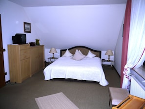 1 chambre, lit de bébé portatif, Wi-Fi, literie fournie