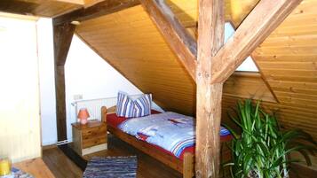 4 間睡房、可攜式嬰兒床、Wi-Fi、床單