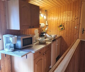 Fridge, microwave, coffee/tea maker, electric kettle