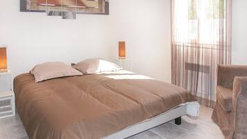 3 chambres, lit parapluie, Wi-Fi gratuit, draps fournis