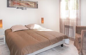 3 chambres, lit parapluie, Wi-Fi gratuit, draps fournis