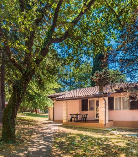 Bungalow with outdoor pool