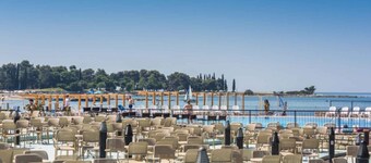 Bungalow with outdoor pool