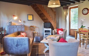 TV, fireplace, DVD player