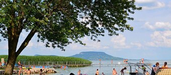 庭園と��������ル��ある��タ��オ