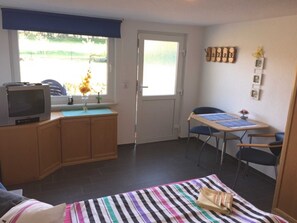 1 bedroom, WiFi, bed sheets