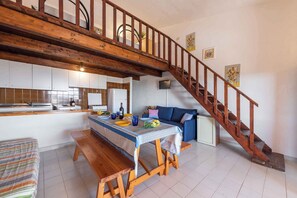 TV - Holiday apartment with wonderful sea views (Porto Istana)