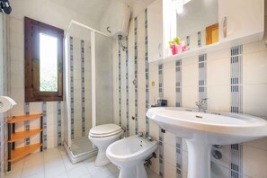 Shower, bidet - Holiday apartment with wonderful sea views (Porto Istana)