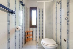 Shower, bidet - Holiday apartment with wonderful sea views (Porto Istana)