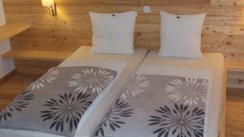 1 soveværelse, skrivebord, Wi-Fi