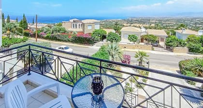 Gorgeous home in Neo Chorio with WiFi