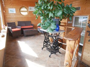 Interior - Apartment Souterrain - House Anneliese, vacation apartments with sea view (Loddin)