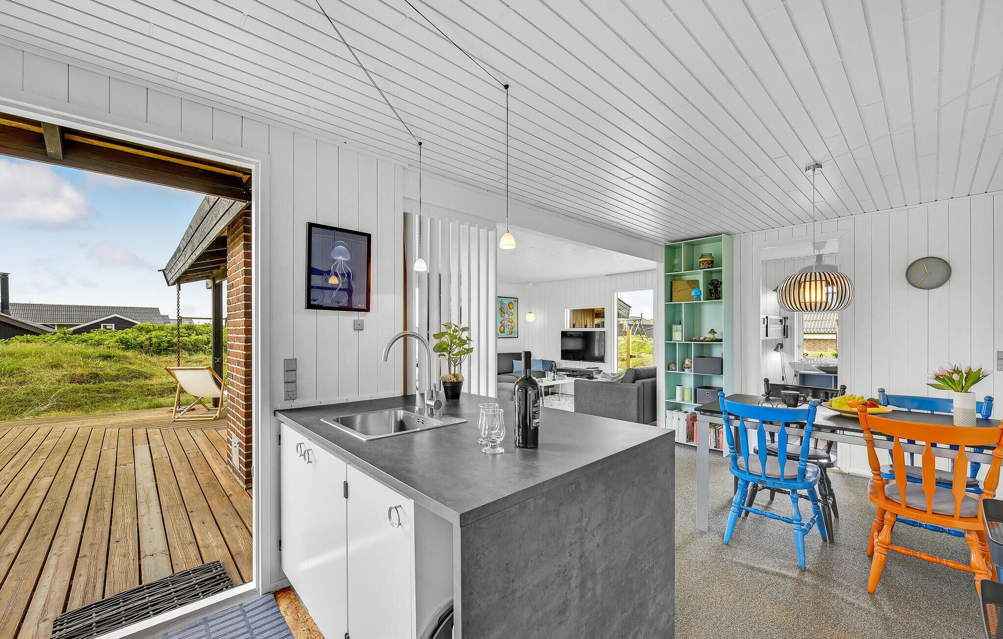 Fridge, stovetop, coffee/tea maker