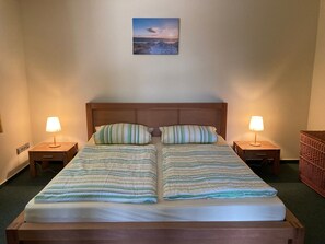 2 bedrooms, WiFi, bed sheets