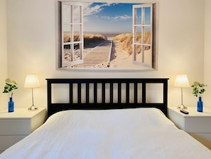 3 Schlafzimmer, Schreibtisch, Reisekinderbett, WLAN