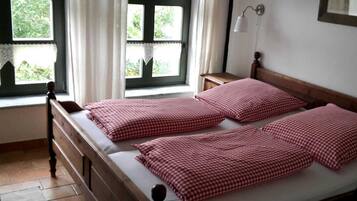 3 Schlafzimmer, Reisekinderbett, WLAN, BettwÀsche