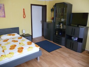 1 bedroom, travel crib, WiFi, bed sheets