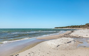 Playa en los alrededores y pesca 