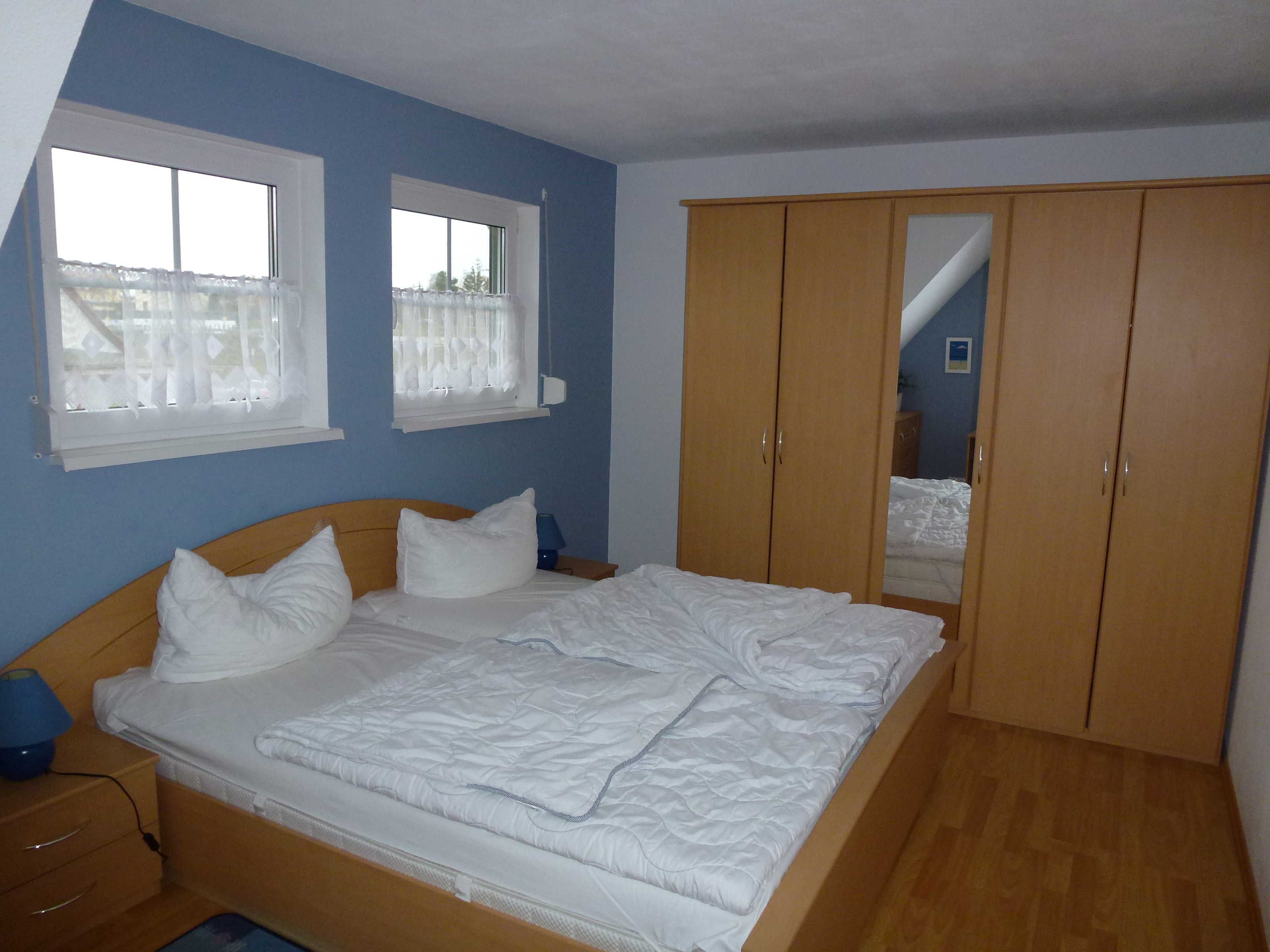 2 Schlafzimmer, Schreibtisch, Reisekinderbett, WLAN