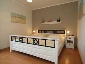 2 chambres, coffres-forts dans les chambres, Wi-Fi, draps fournis